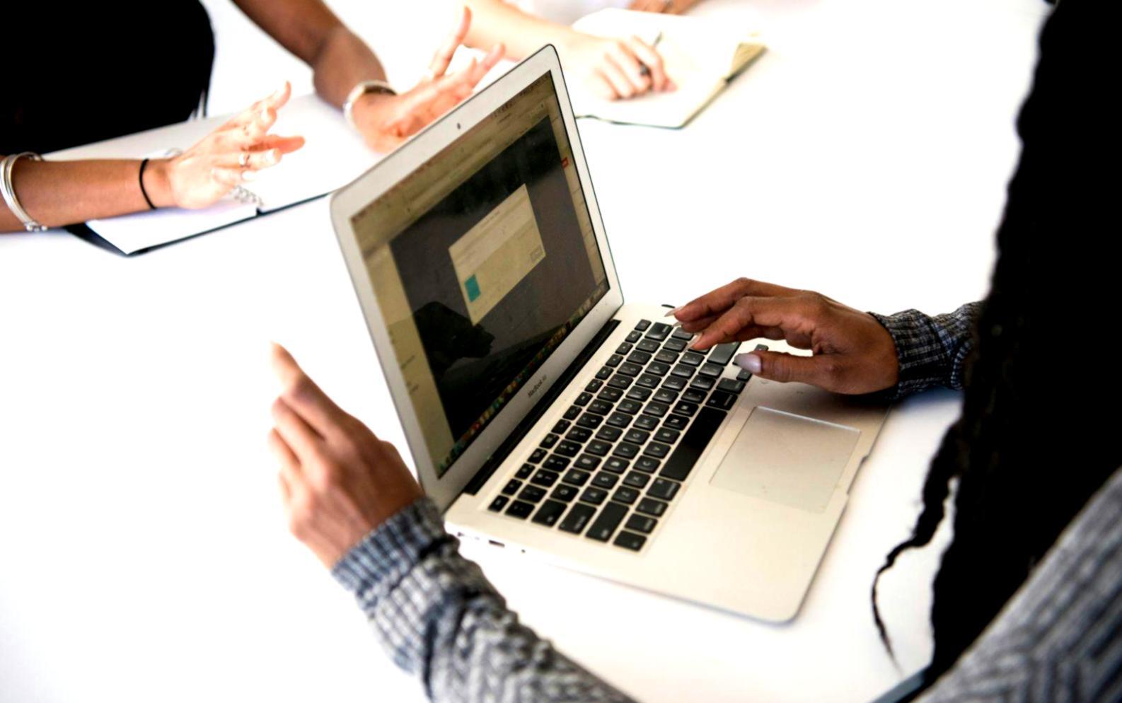 Illustration des fondamentaux financiers et de la gestion budgétaire personnelle